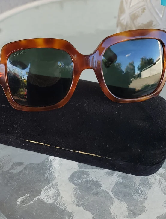 Gucci Women’s Tortoise Frame Sunglasses with Signature Stripe - Picture 6 of 11